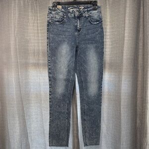 Seven7 Women's Skinny Jeans in Washed Blue